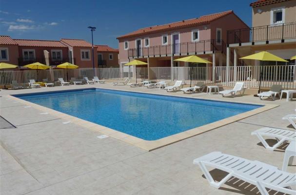 holiday residence la provence with swimming pool close to sea, beaches of blue coast, cote bleue, etang de berre, bouches du rhone, Marseille, verdon beach, fos sur mer beach, holiday rental with swimming pool,