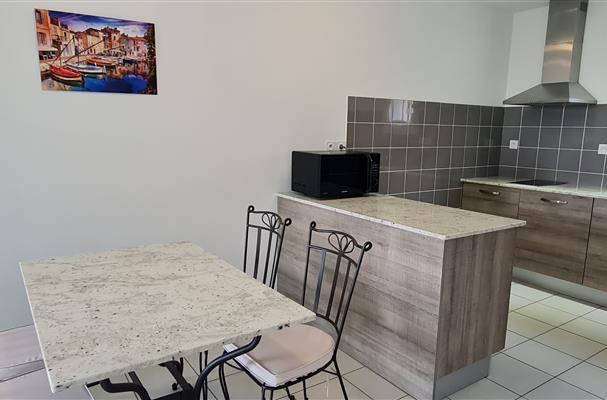 large fully equiped kitchen
