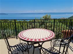 apart'hotel holidays residence la provence apartment with sea view over berre sea, Etang de berre, cote bleue, fos sur mer, istres, martigues, port saint louis, miramas, marignane, port de bouc, port de Marseille, marseille airport, aix en provence