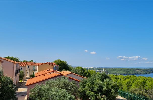 Apart'hotel Holidays residence la provence with panoramic view sea view close to Etang de Berre, Cote bleue, saint mitre les remparts, fos sur mer, istres, martigues, port saint louis, miramas, Marignane, port de bouc, port de Marseille, aix en provence 