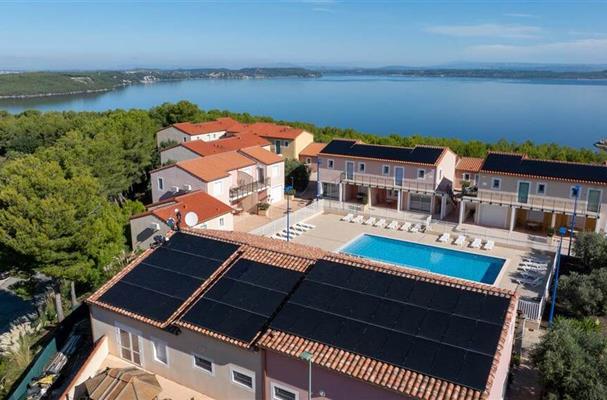 holiday residence la provence and apart'hotel la provence holiday rental, long term business rental close to saint mitre les remparts, fos sur mer, istres, martigues, port saint louis, miramas, marignane, port de bouc, port de Marseille, aix en provence