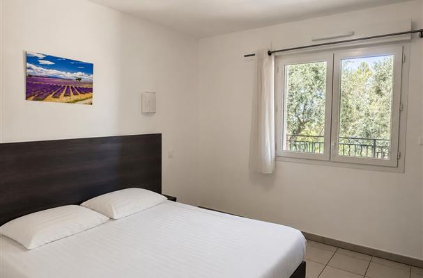 Double room with view on the olive and pine trees Residence La Provence