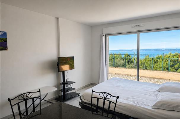Bright studio with panoramic view over the sea Residence La Provence