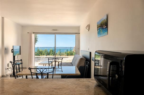 Panoramic view over the sea from the kitchen Residence La Provence